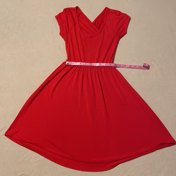 Bright Scarlet Short-Sleeved Criss-Cross Open Back Dress - Picture 2 of 4